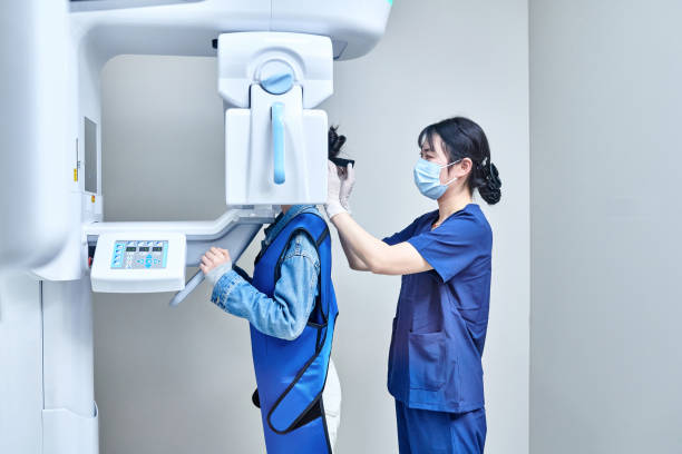 Best Emergency Wisdom Tooth Extraction in Iowa Colony, TX